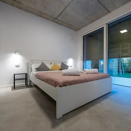 Housmart Toscana 53 Black Διαμέρισμα