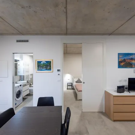 Housmart Toscana 53 Black Apartment *