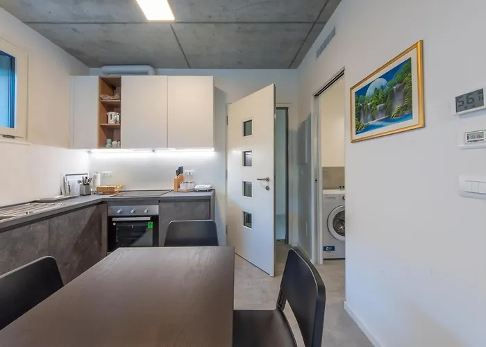 Housmart Toscana 53 Black *