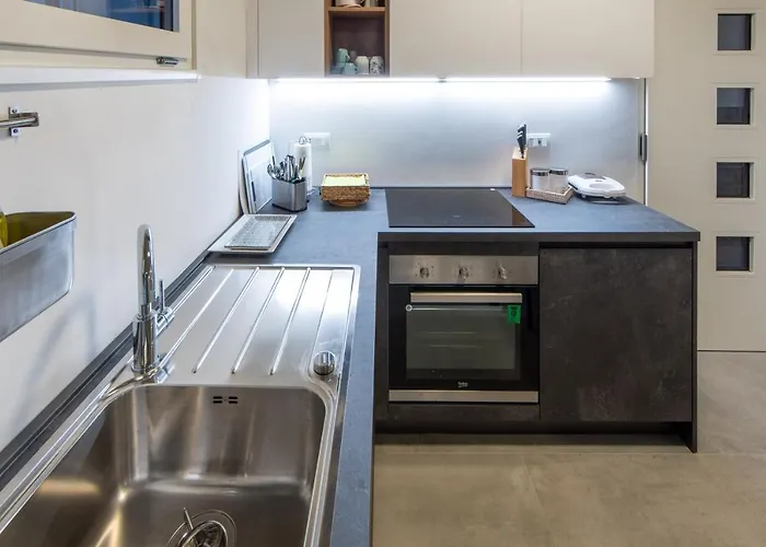 Housmart Toscana 53 Black アパート ボローニャ