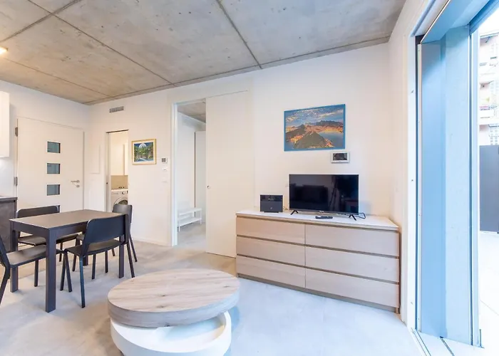 Housmart Toscana 53 Black Apartman