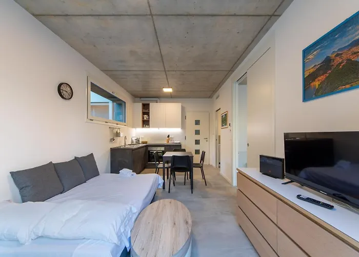 Housmart Toscana 53 Black *