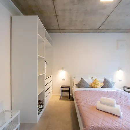 Housmart Toscana 53 Black Bologna