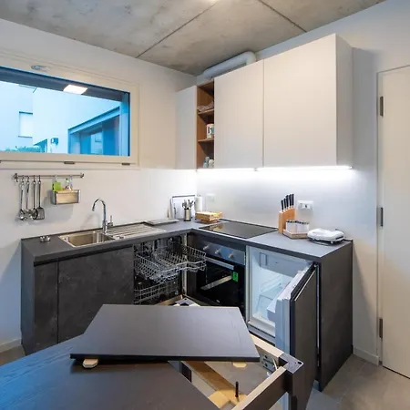 Housmart Toscana 53 Black Apartment